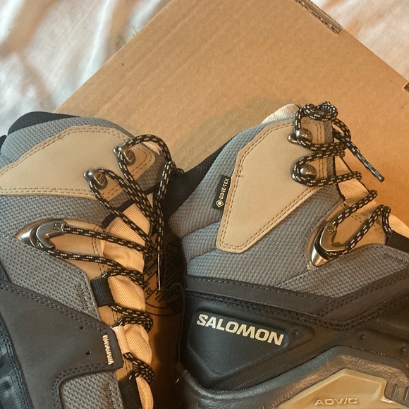 Salomon Hiking Boots - Picture 12 of 16
